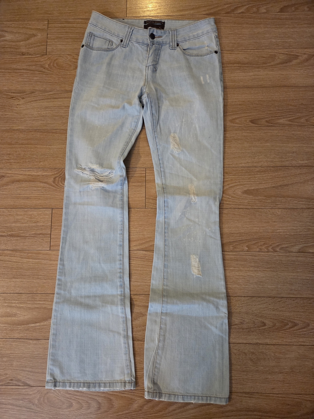 Y2K Light Blue Distressed Women’s Jeans